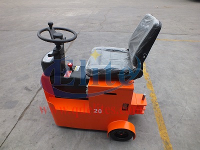 電動牽引車 照片